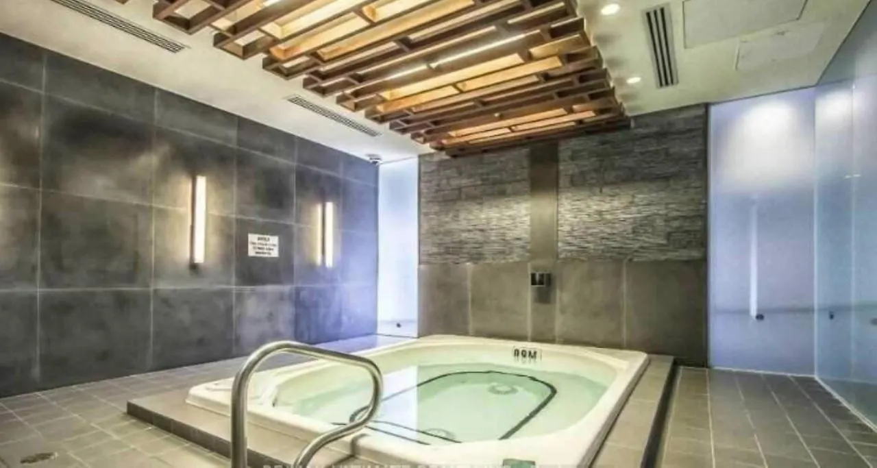 Executive 2 Beds Near Cn Tower, Rogers Centre, Scotia Area, Business District, Entertainment District, Lakeshore Toronto Canada